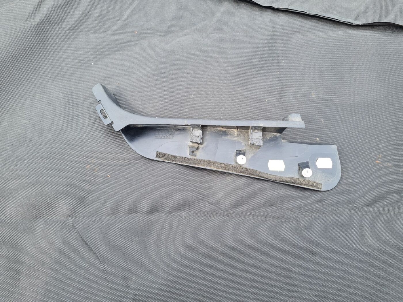 Durvju apdares uzlika priekš FORD C-MAX 2011 2 Durvju apdares uzlika priekš FORD C-MAX 2011