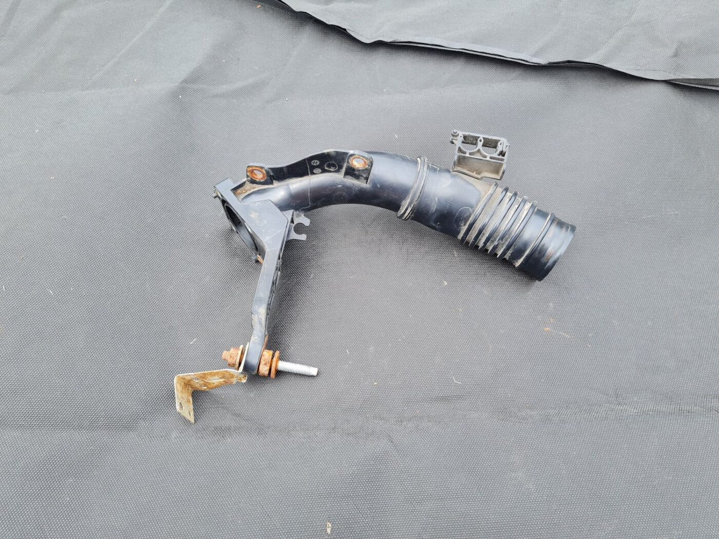 Interkulera caurule priekš FORD C-MAX 2011 1 Interkulera caurule priekš FORD C-MAX 2011