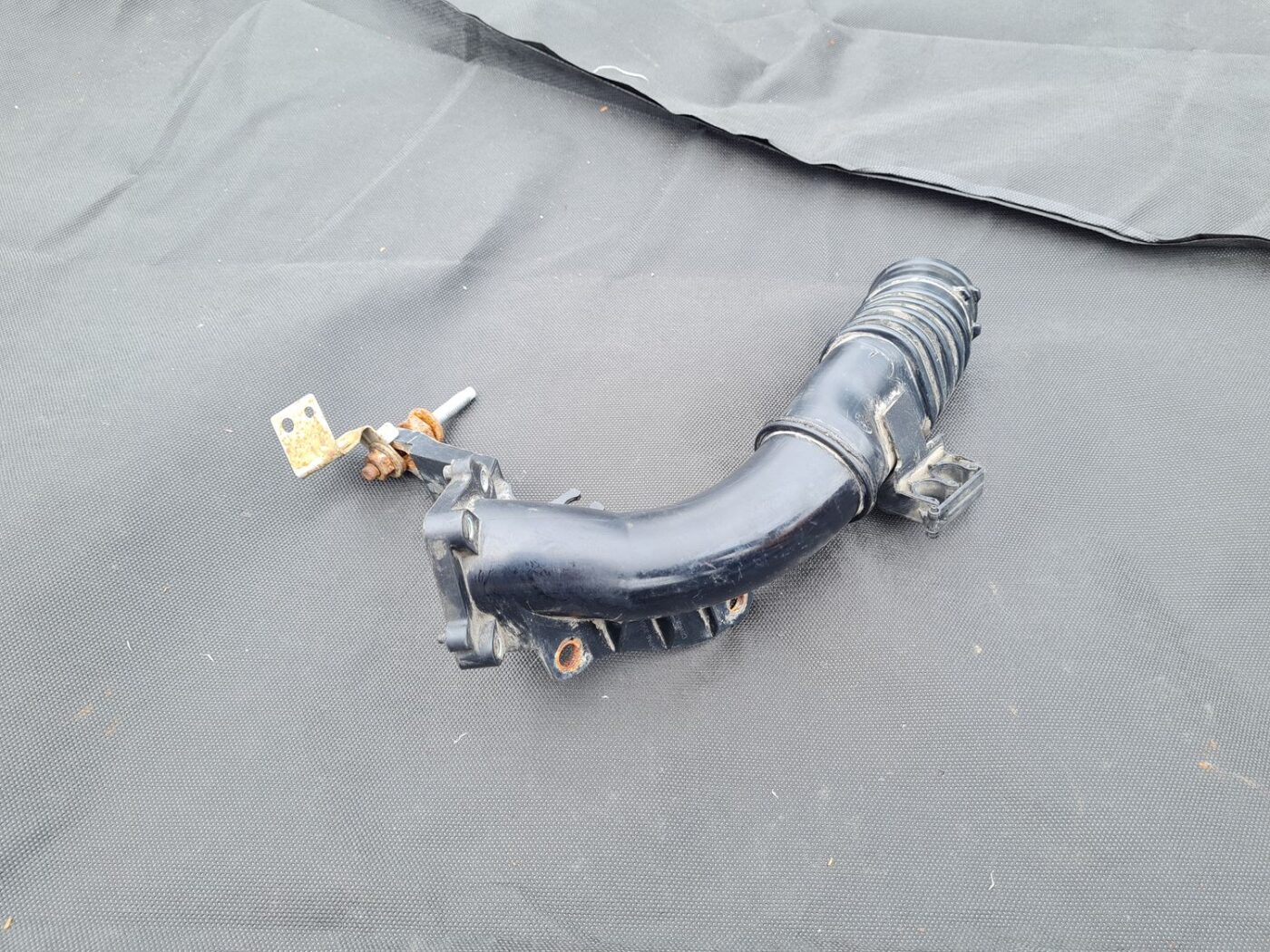 Interkulera caurule priekš FORD C-MAX 2011 3 Interkulera caurule priekš FORD C-MAX 2011