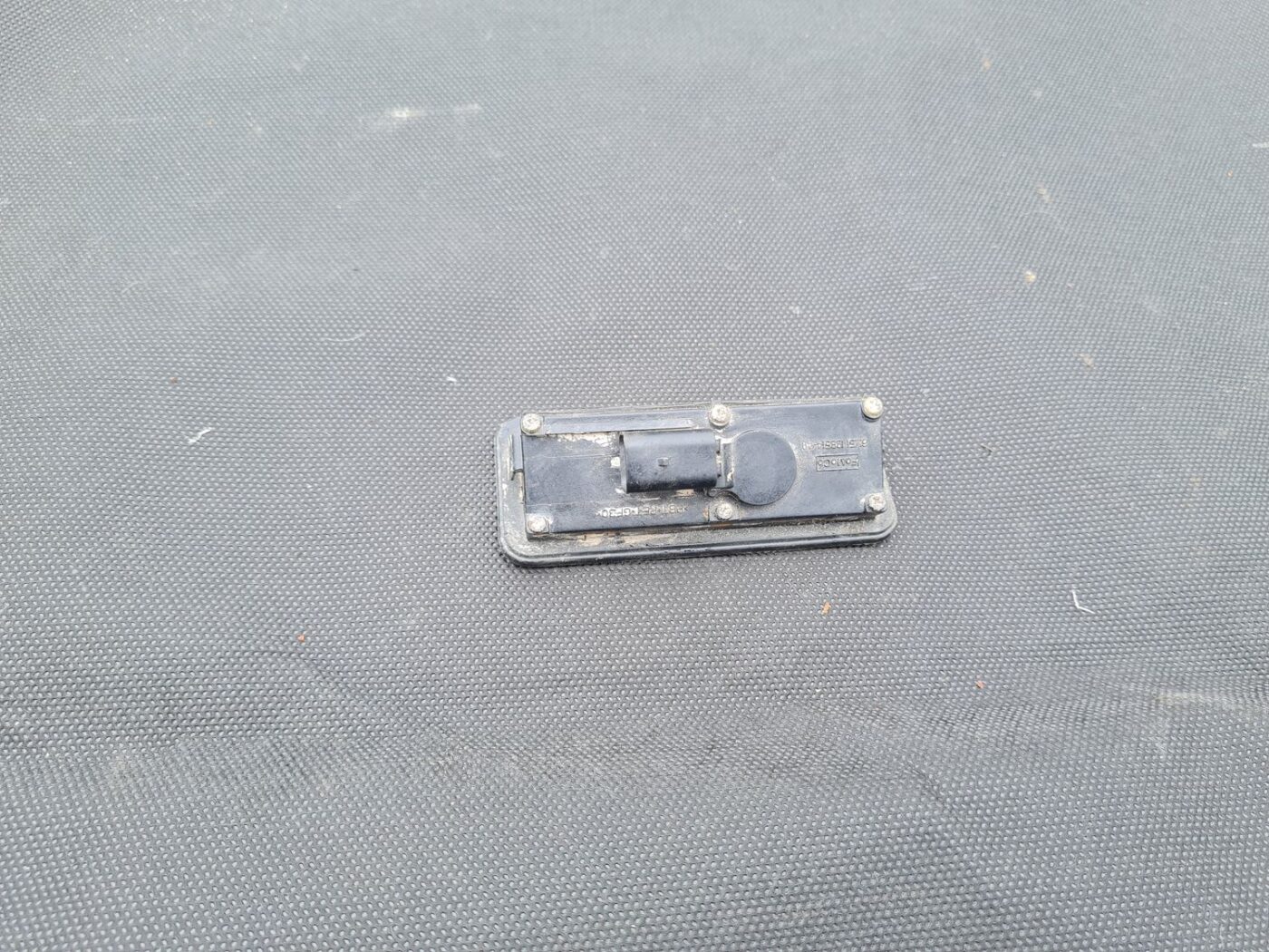 Bagažnieka vāka rokturis priekš FORD C-MAX 2011 4 Bagažnieka vāka rokturis priekš FORD C-MAX 2011