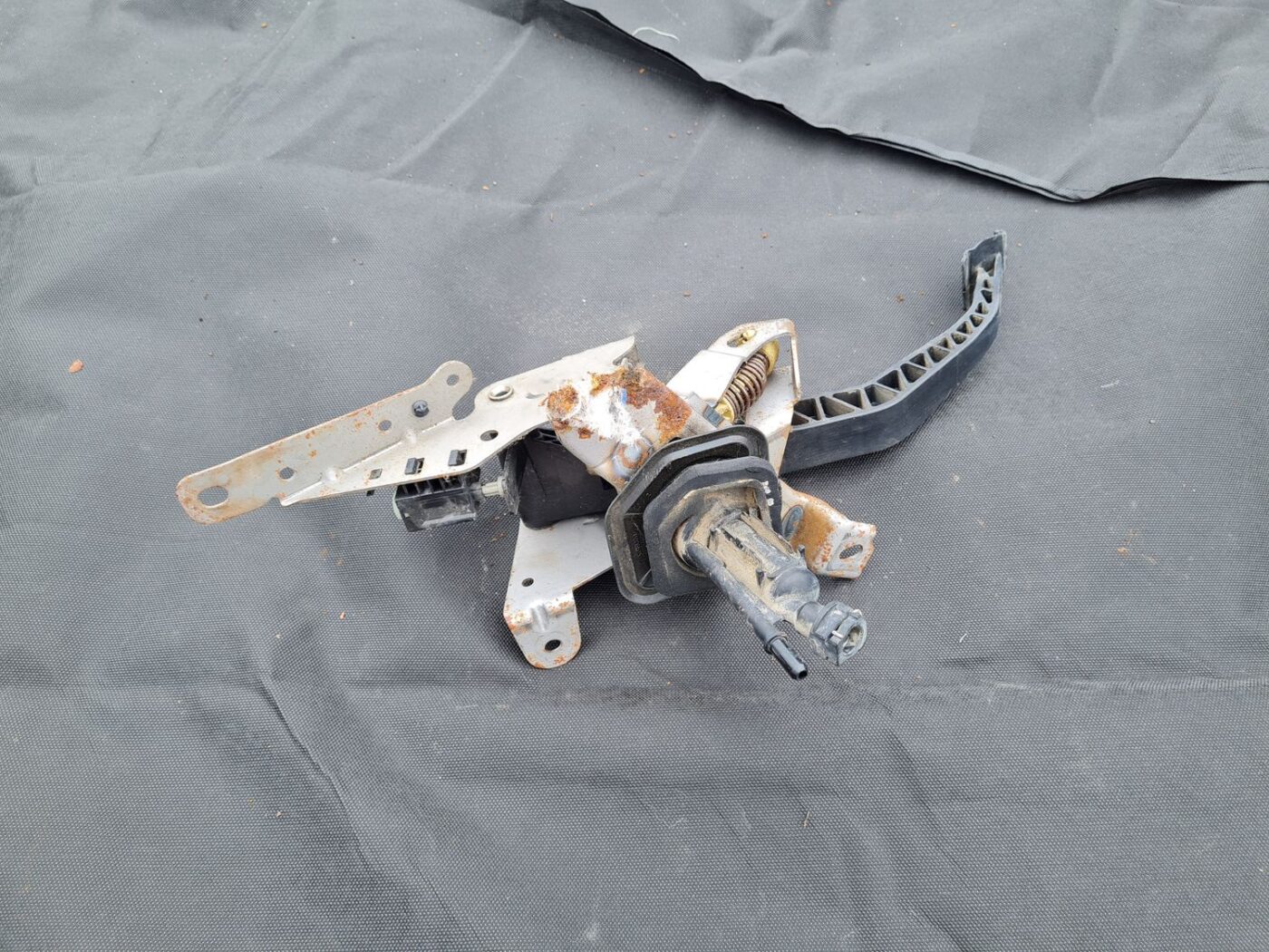 Sajūga pedālis priekš FORD C-MAX 2011 3 Sajūga pedālis priekš FORD C-MAX 2011