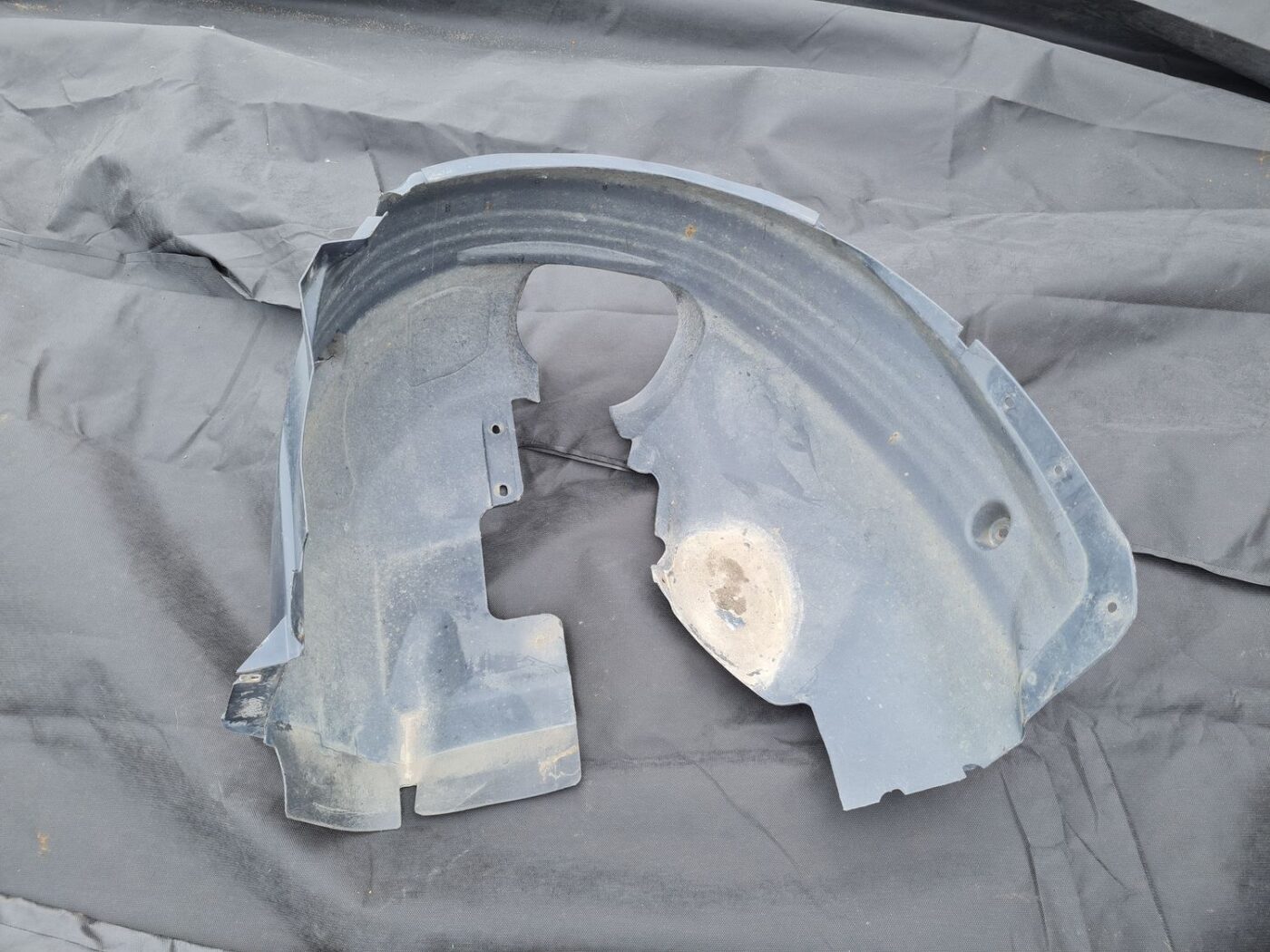 Priekšējais kreisais paspārns priekš FORD C-MAX 2011