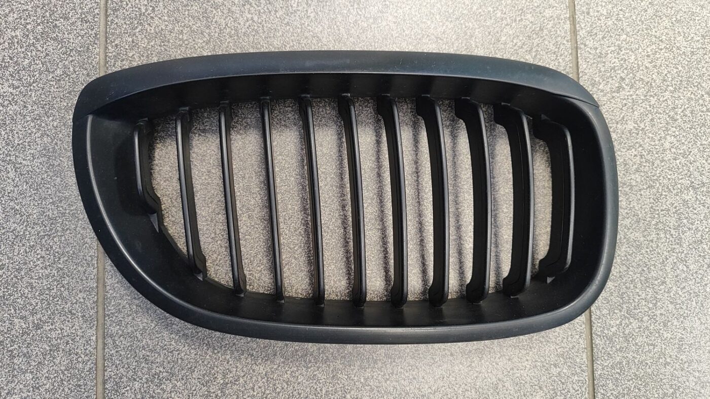 Pārsega reste priekš BMW E46 COUPE Facelift 2004 2 Pārsega reste priekš BMW E46 COUPE Facelift 2004