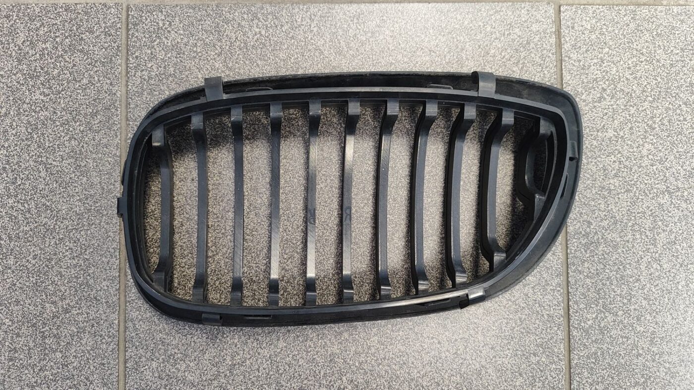 Pārsega reste priekš BMW E46 COUPE Facelift 2004 3 Pārsega reste priekš BMW E46 COUPE Facelift 2004