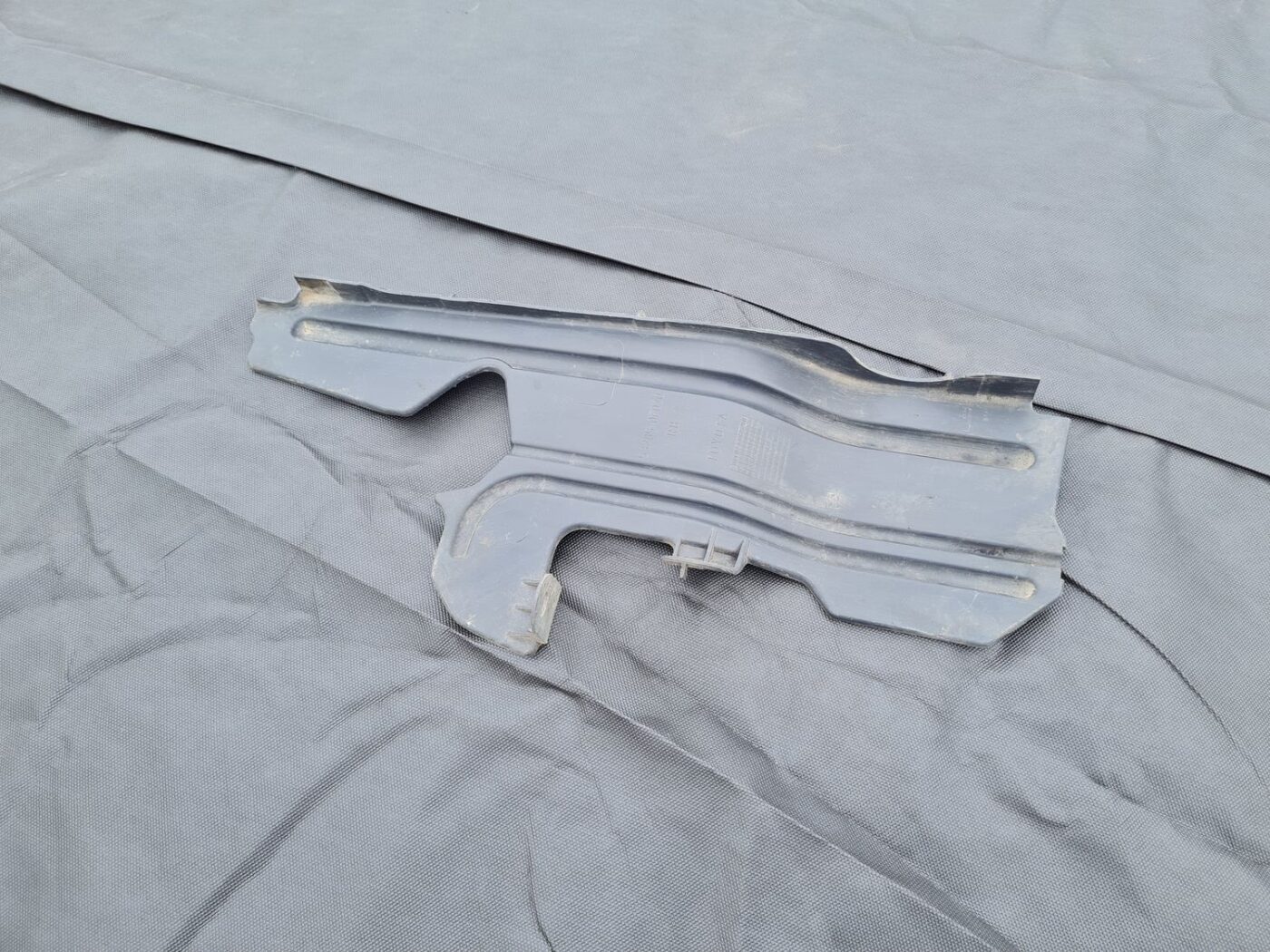 Ieplūdes gaisa deflektors, pa labi priekš TOYOTA COROLLA VERSO 2005