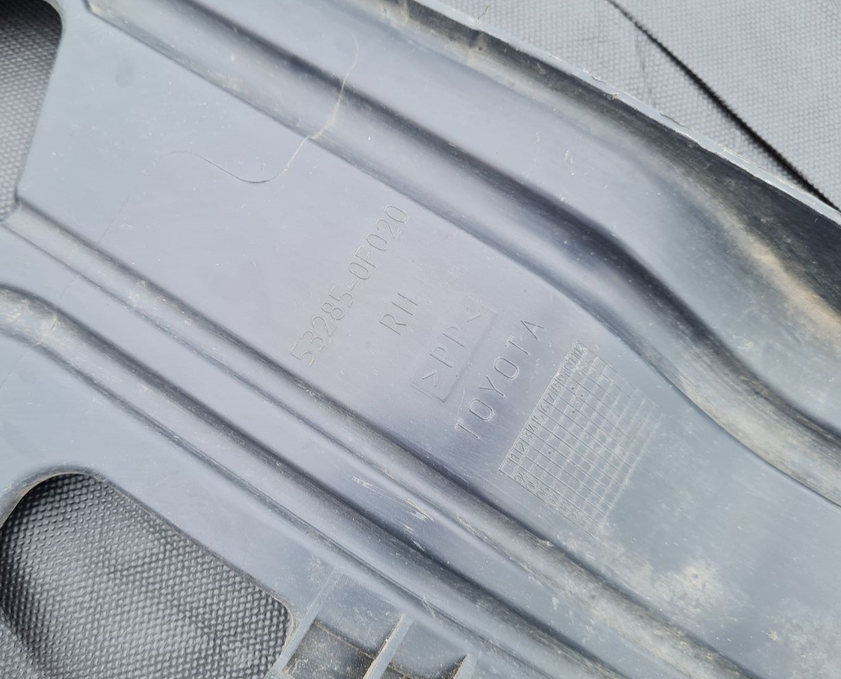 Ieplūdes gaisa deflektors, pa labi priekš TOYOTA COROLLA VERSO 2005