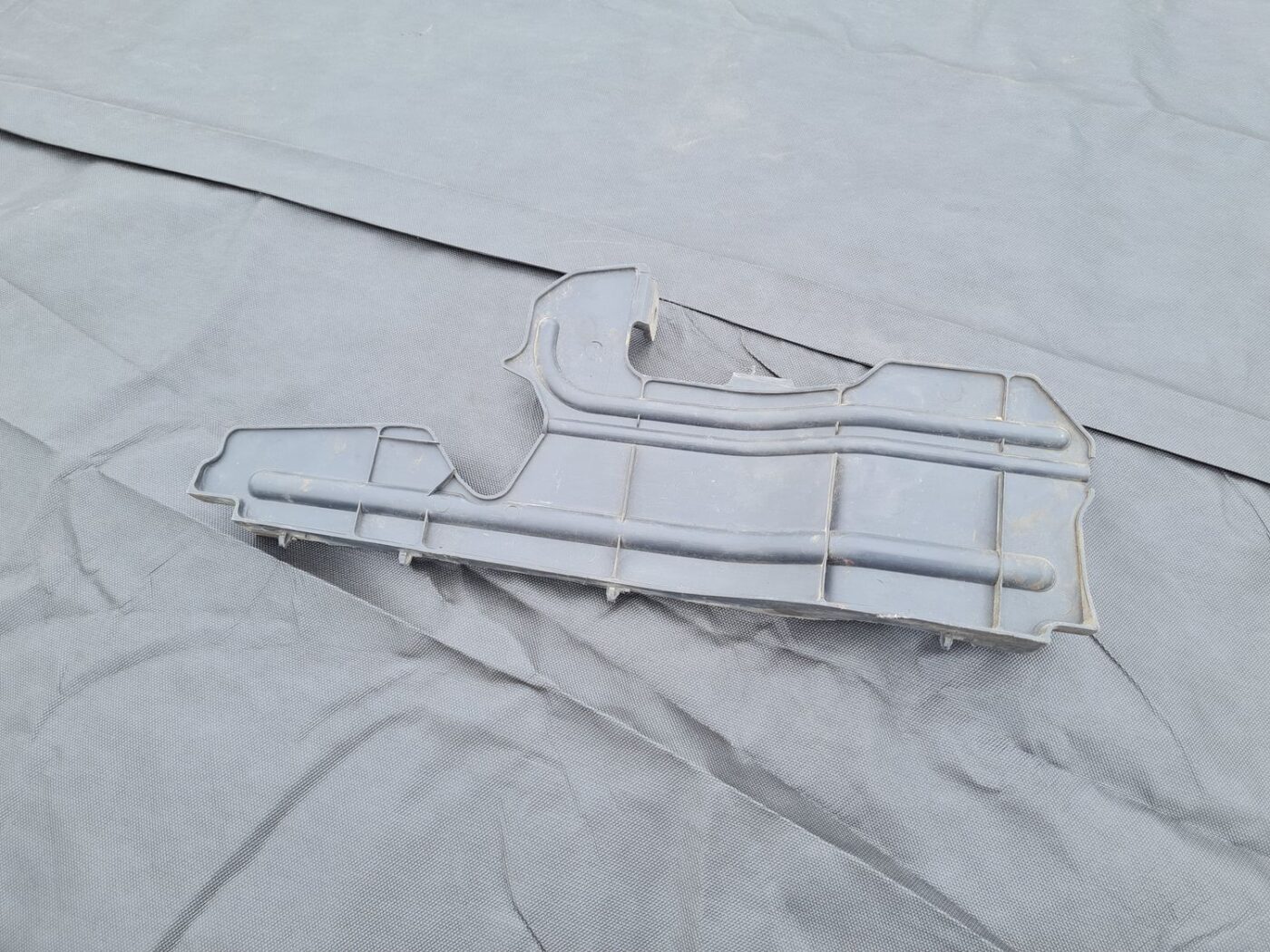 Ieplūdes gaisa deflektors, pa labi priekš TOYOTA COROLLA VERSO 2005