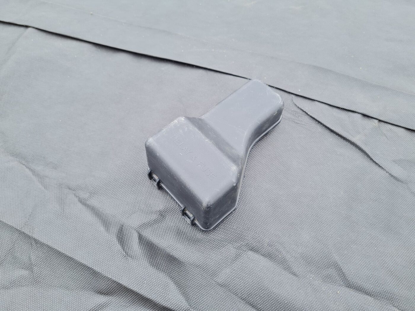 Drošinātāju kārbas korpusa vāks priekš TOYOTA COROLLA VERSO 2005