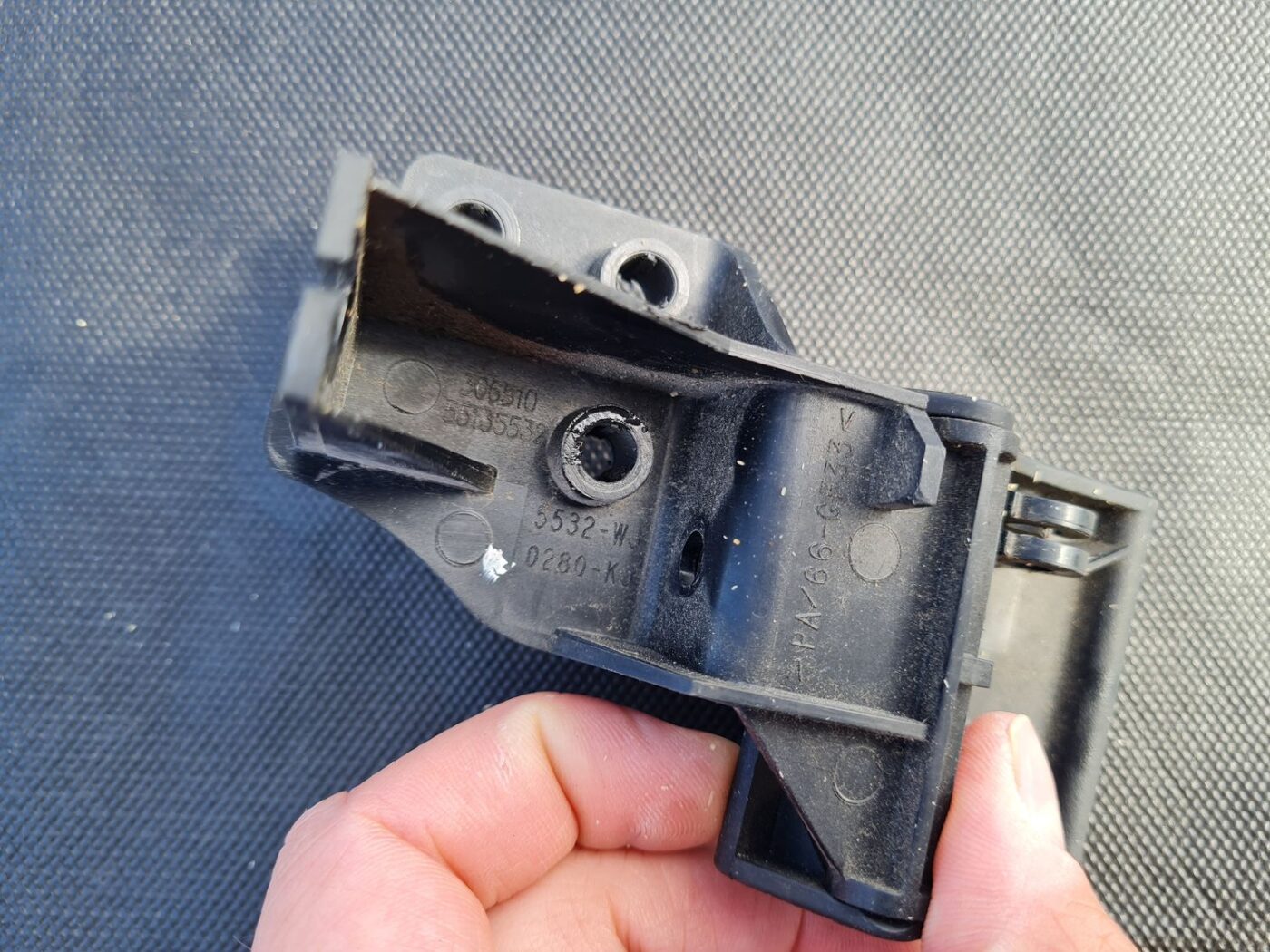 Pārsega atveršanas rokturis salonā priekš JEEP GRAND CHEROKEE 2004