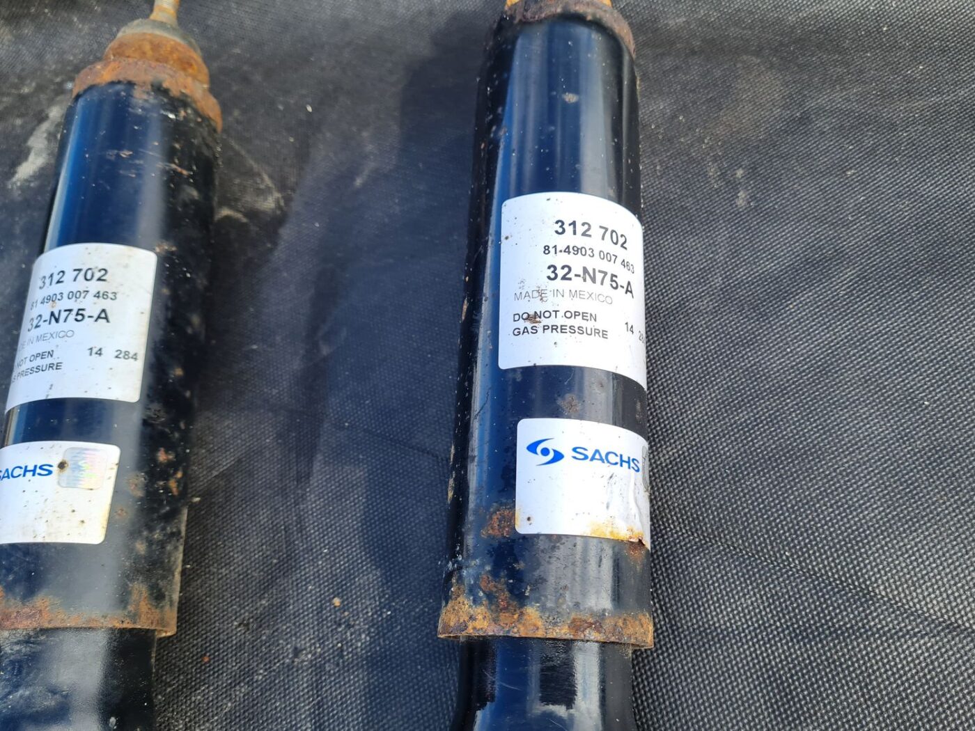 Priekšējais amortizators priekš JEEP GRAND CHEROKEE 2004 5 Priekšējais amortizators priekš JEEP GRAND CHEROKEE 2004