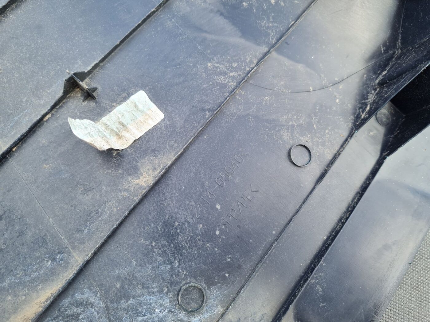 Vidējas salona statnes apdare priekš TOYOTA AVENSIS 2012