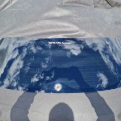 Aizmugures stikls priekš TOYOTA AVENSIS 2012