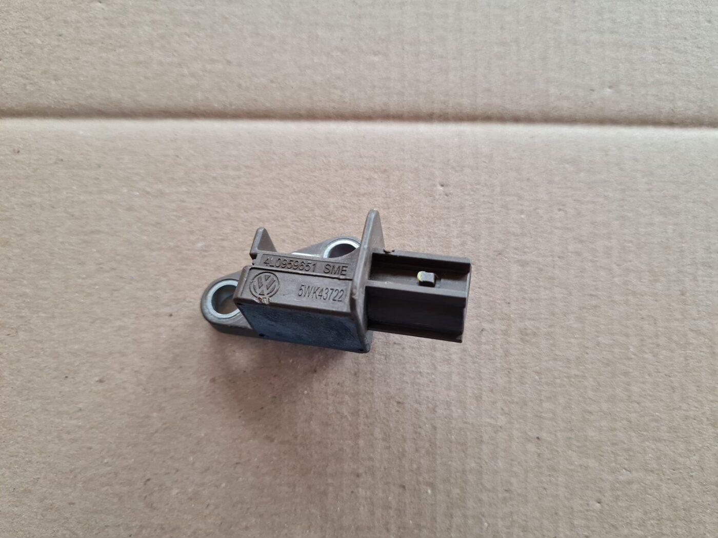 Drošības spilvena trieciensensors priekš AUDI A6 AVANT 2007 QUATTRO 4 Drošības spilvena trieciensensors priekš AUDI A6 AVANT 2007 QUATTRO