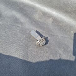 Degvielas tvertnes vāka atvēršanas/aizvēršanas kontakts priekš BMW 520D E60 2006 ENG.