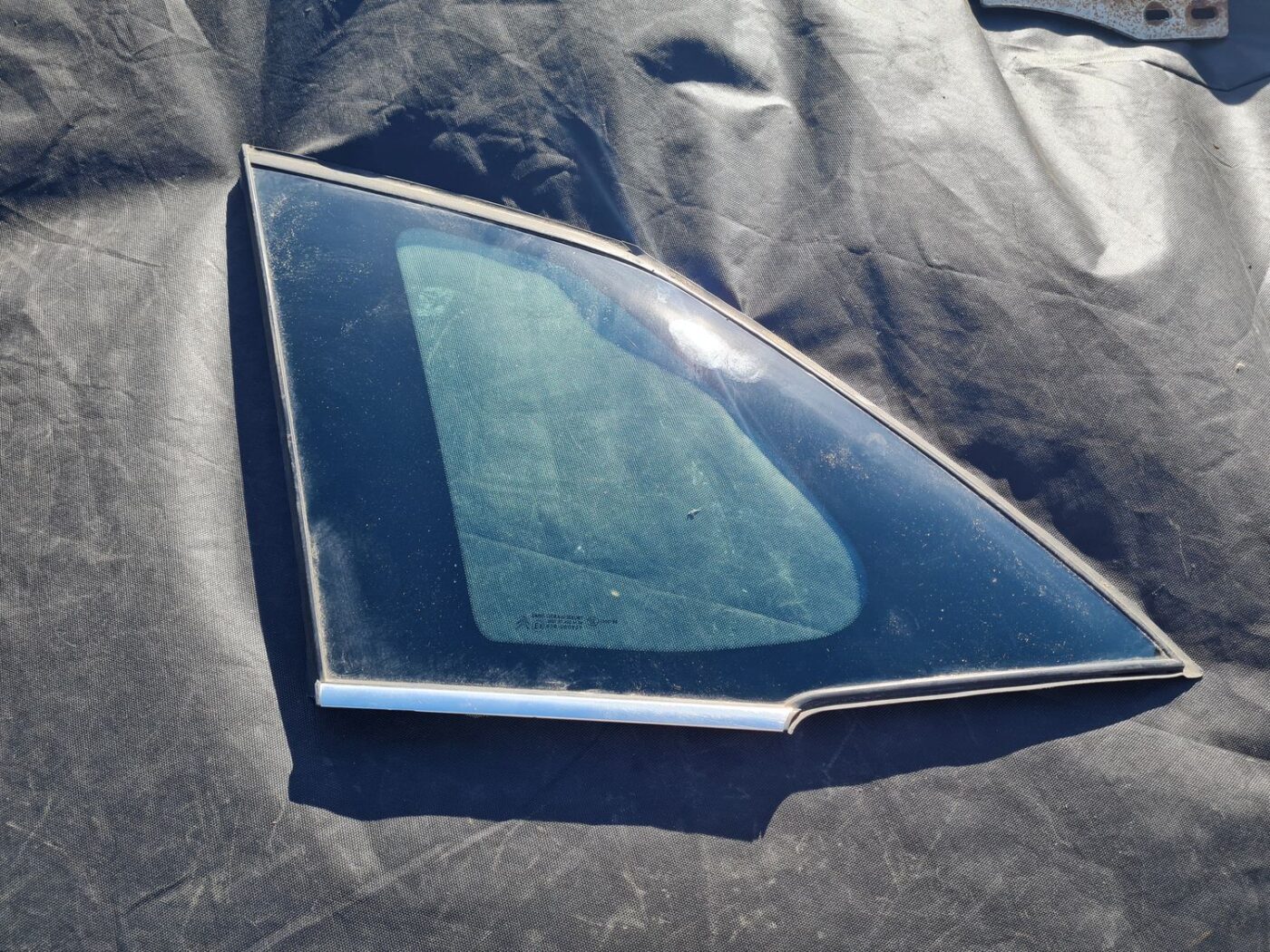 Aizmugurējais kreisais sānu stikls priekš CITROEN PICASSO 2007