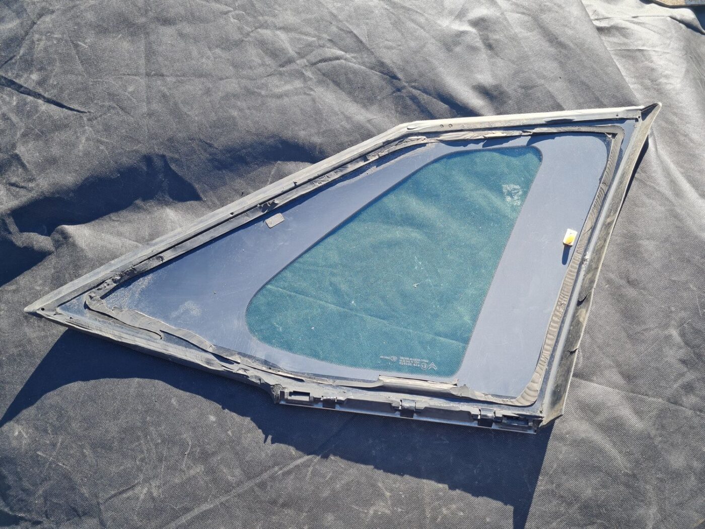 Aizmugurējais kreisais sānu stikls priekš CITROEN PICASSO 2007