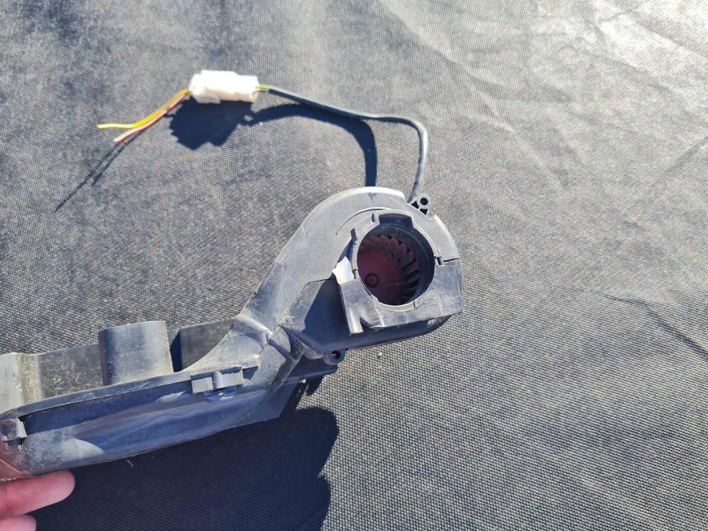 Dzinēja vadības bloka ventilātors priekš BMW 525 E60 2006 BLACK 4 Dzinēja vadības bloka ventilātors priekš BMW 525 E60 2006 BLACK