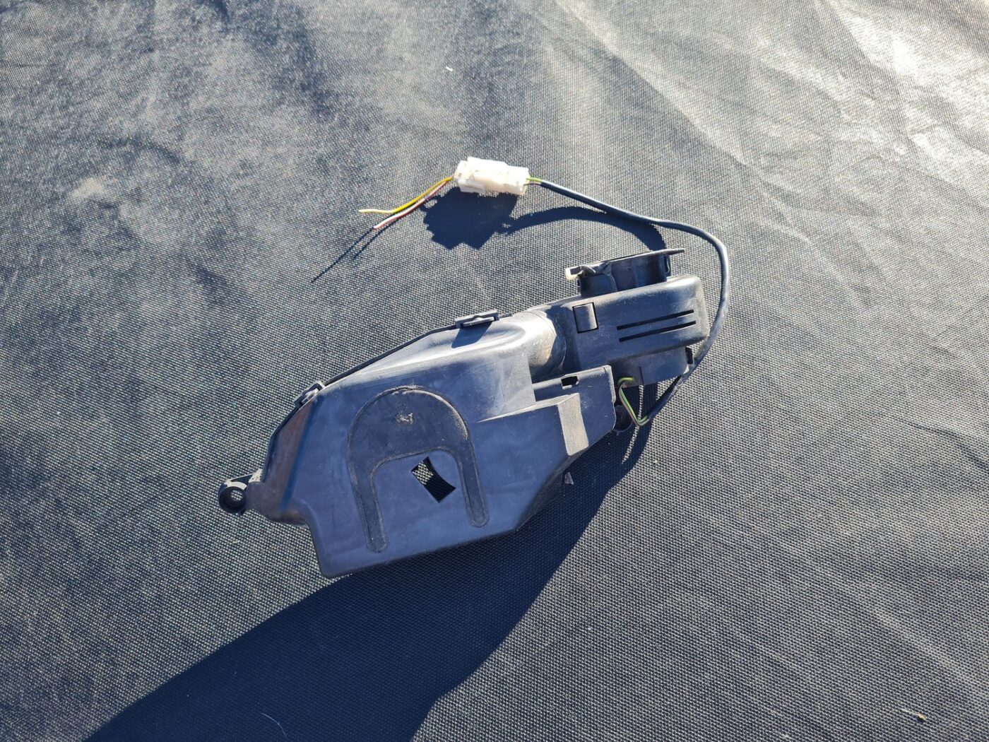 Dzinēja vadības bloka ventilātors priekš BMW 525 E60 2006 BLACK 3 Dzinēja vadības bloka ventilātors priekš BMW 525 E60 2006 BLACK