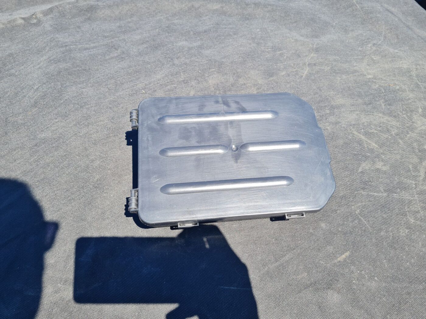 Komforta vadības bloka korpuss priekš AUDI A4 AVANT 2004