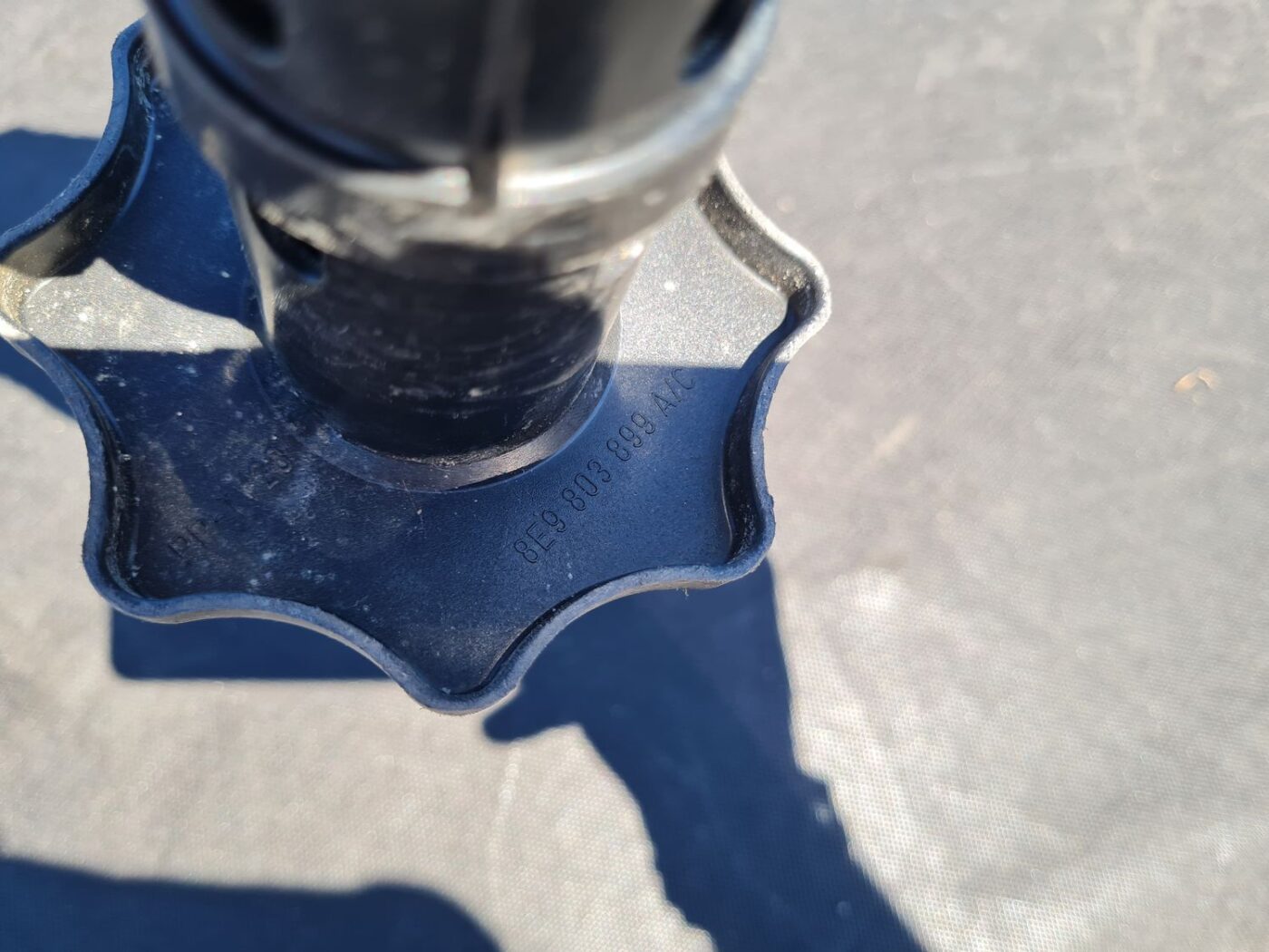 Rezerves riteņa stiprinājums priekš AUDI A4 AVANT 2004 2 Rezerves riteņa stiprinājums priekš AUDI A4 AVANT 2004