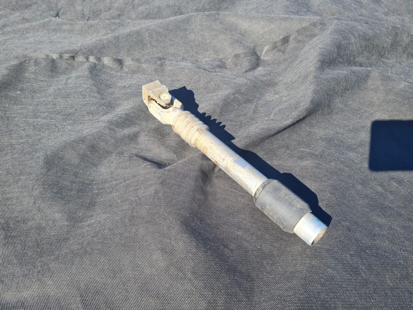 Stūres statnes kardāns priekš BMW 525D E61 2007 TOURING BLACK 1 Stūres statnes kardāns priekš BMW 525D E61 2007 TOURING BLACK