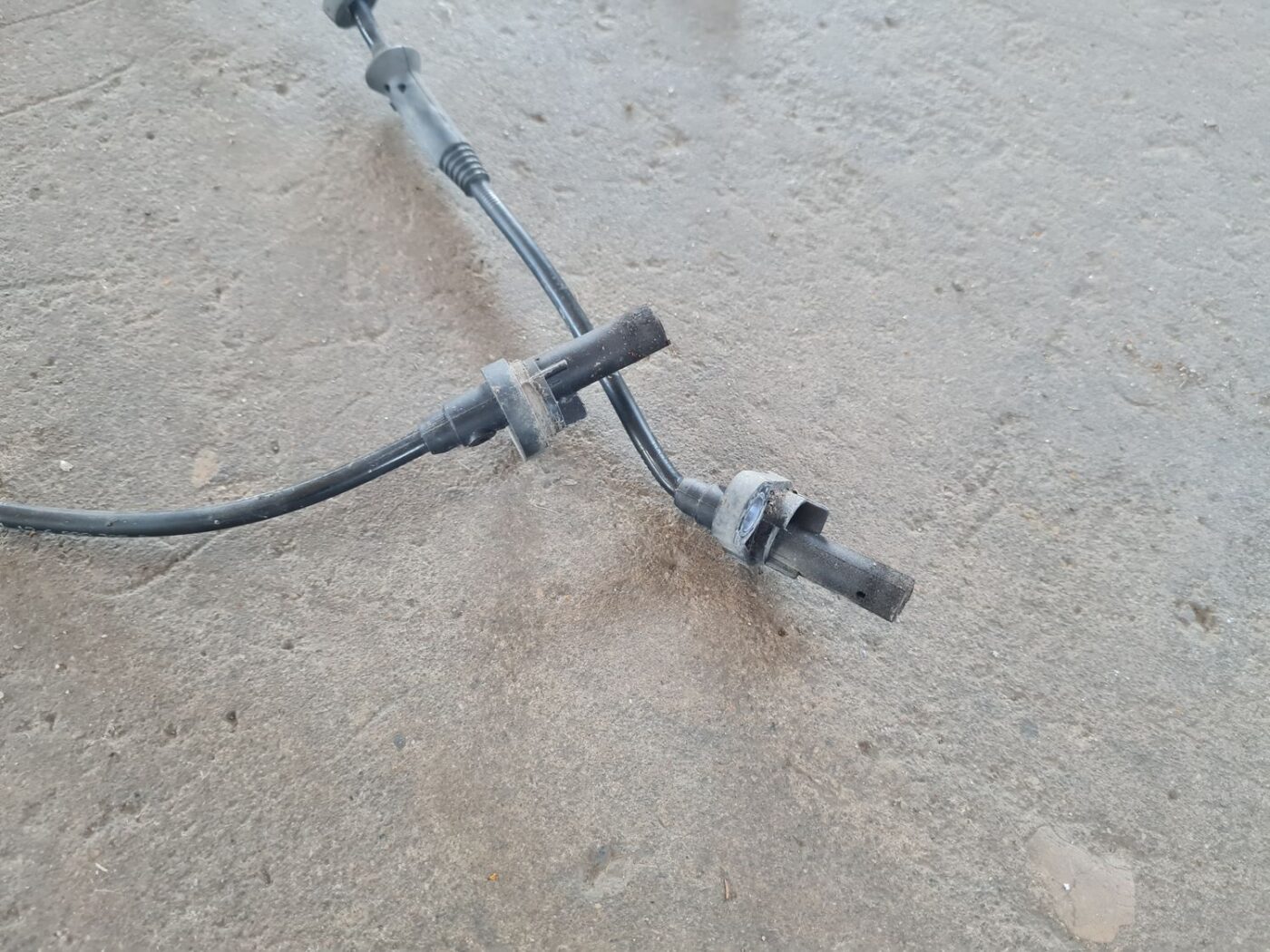 ABS devējs priekš BMW 525D E61 2007 TOURING BLACK 2 ABS devējs priekš BMW 525D E61 2007 TOURING BLACK