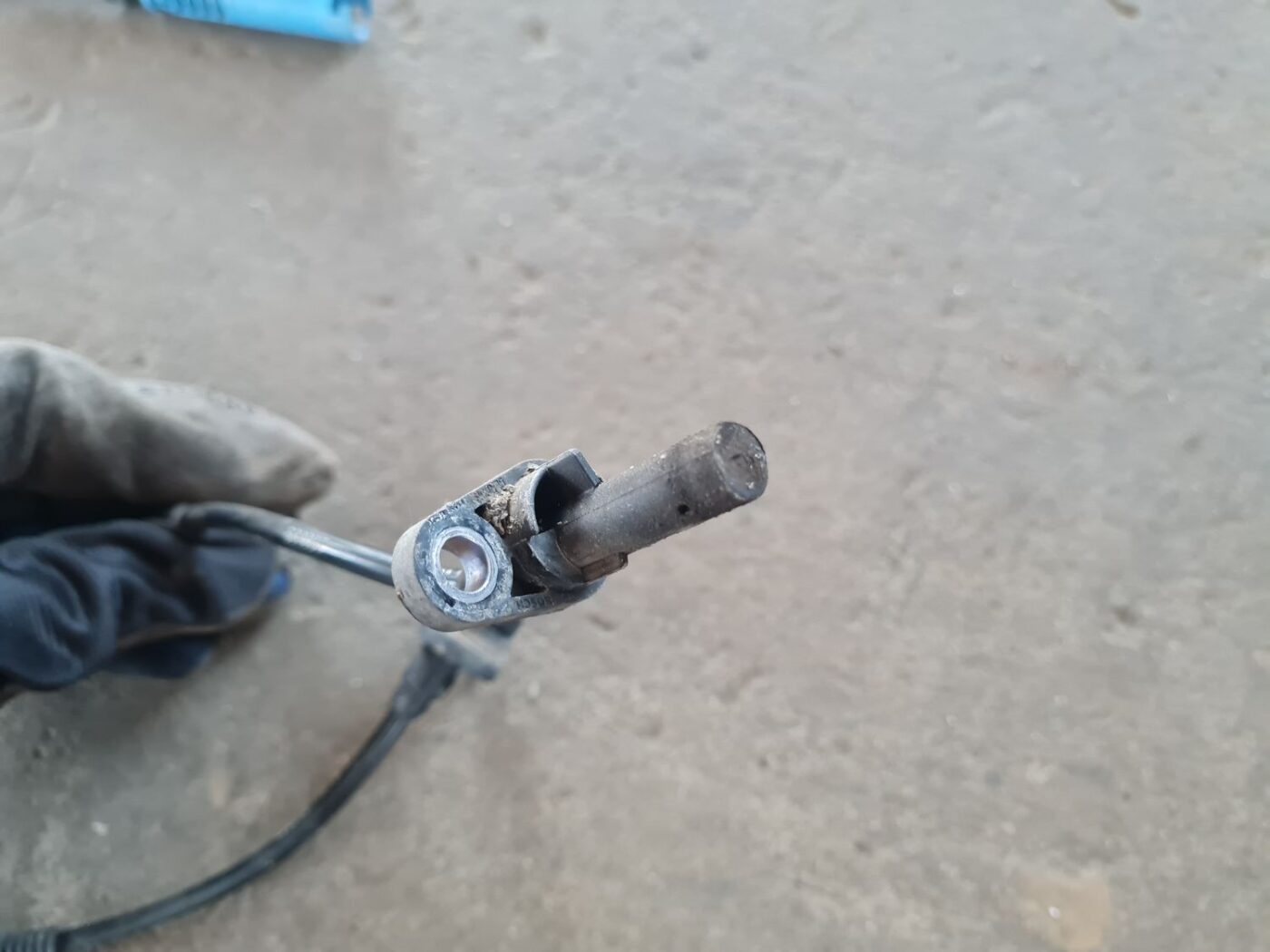 ABS devējs priekš BMW 525D E61 2007 TOURING BLACK 3 ABS devējs priekš BMW 525D E61 2007 TOURING BLACK