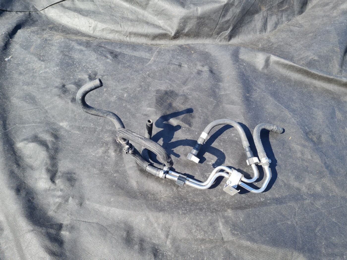 Degvielas caurules savienojums priekš VOLVO S40 2007 1 Degvielas caurules savienojums priekš VOLVO S40 2007