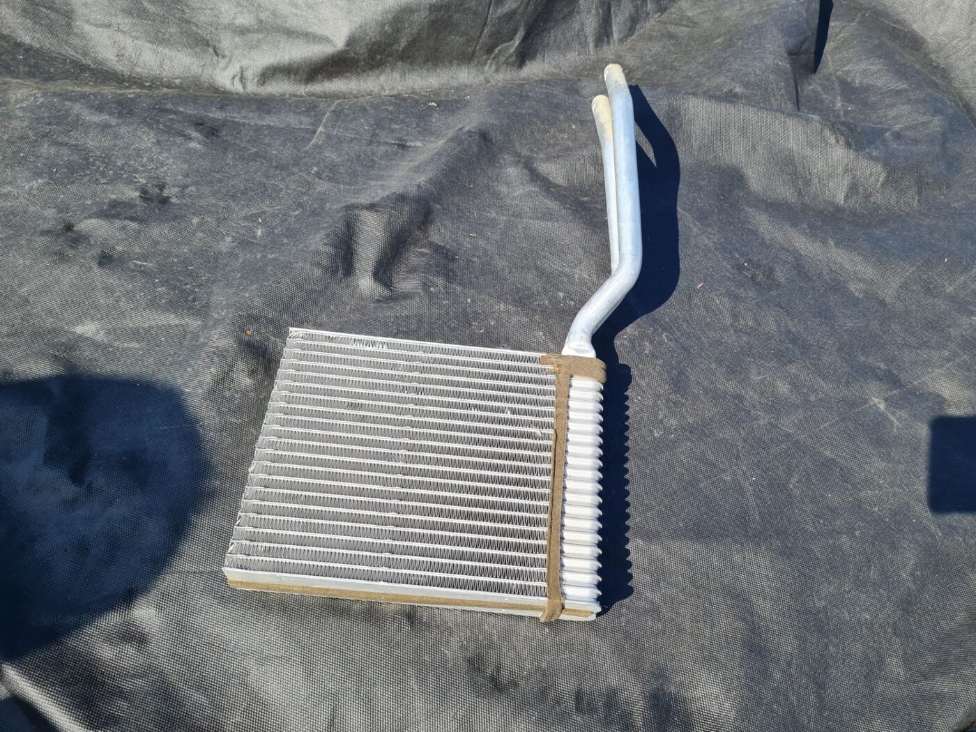 Apsildes sistēmas radiators priekš VOLVO S40 2007 2 Apsildes sistēmas radiators priekš VOLVO S40 2007