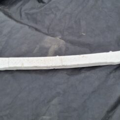 Priekšēja bufera putuplasts priekš TOYOTA AVENSIS 2008