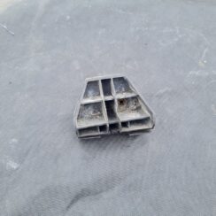 Aizmugurēja bufera kronšteins priekš TOYOTA AVENSIS 2008