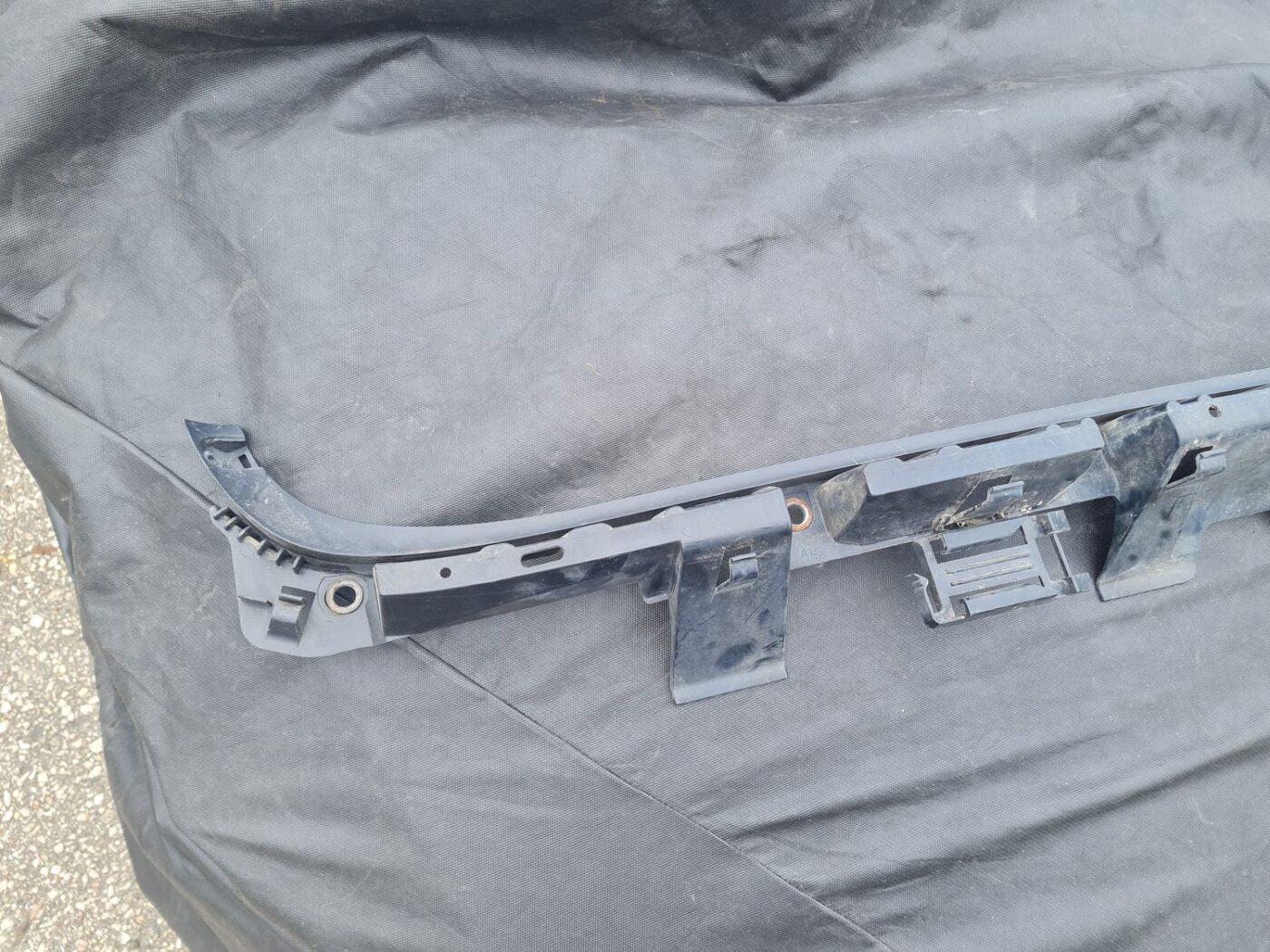 Aizmugurēja bufera kronšteins priekš BMW 330D E91 2008 TOURING