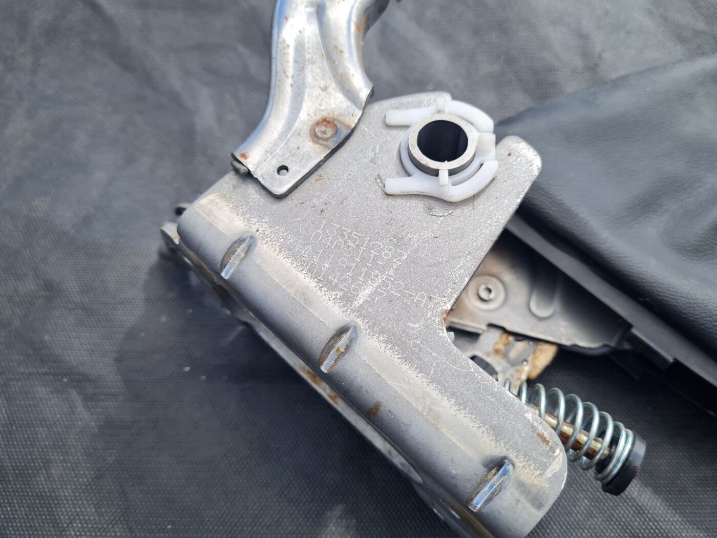 Stāvbremzes svira priekš OPEL ASTRA J 2011