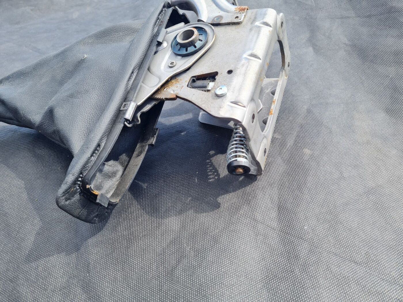 Stāvbremzes svira priekš OPEL ASTRA J 2011