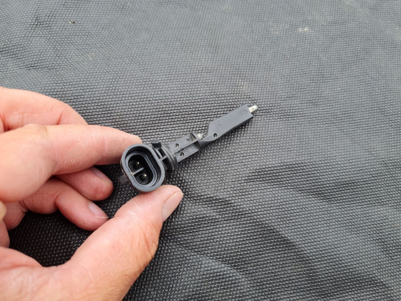 Dzesēšanas šķidruma līmeņa devējs priekš OPEL INSIGNIA SPORTS TOURER 2010 2 Dzesēšanas šķidruma līmeņa devējs priekš OPEL INSIGNIA SPORTS TOURER 2010