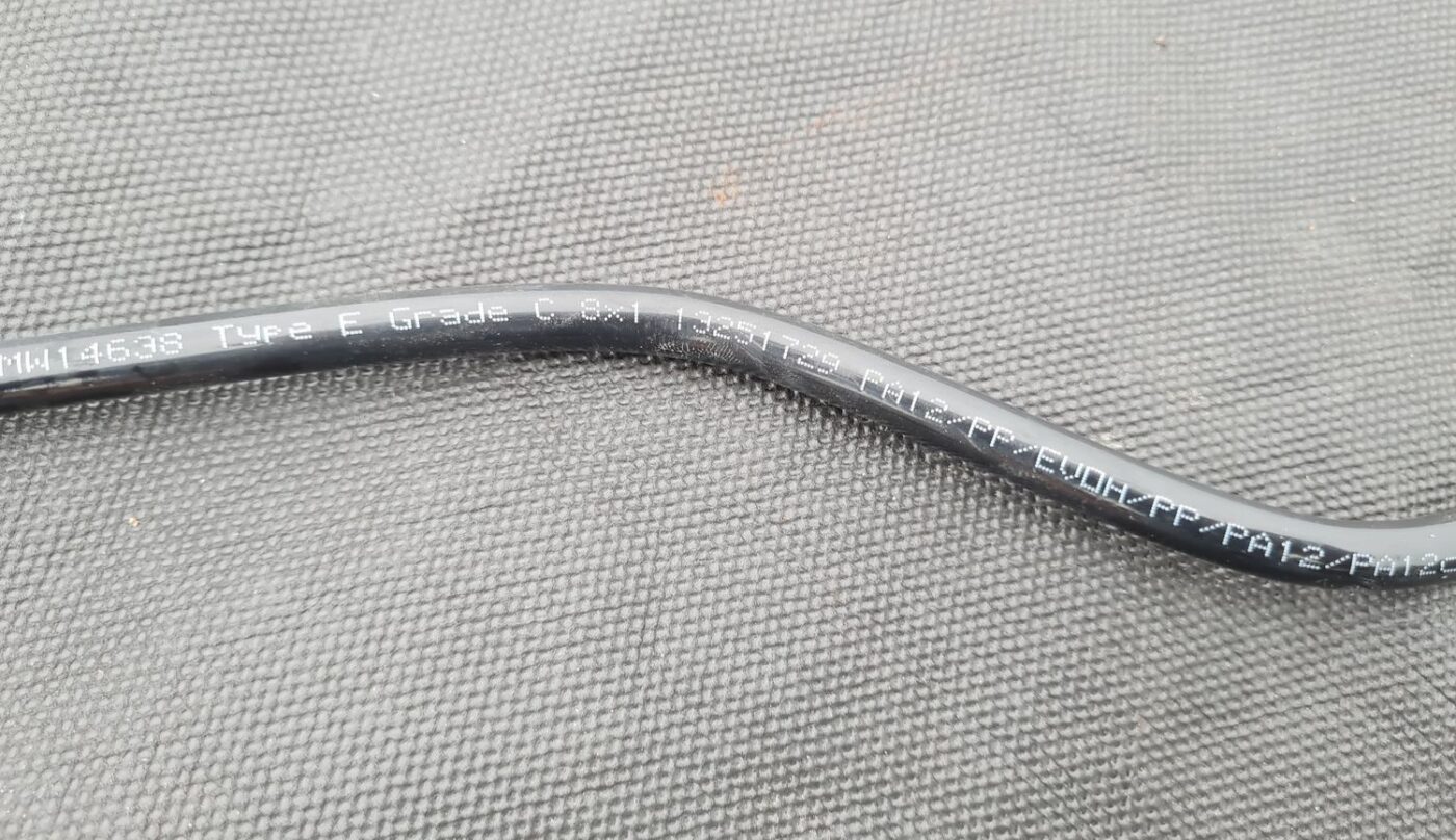 Degvielas caurule priekš OPEL INSIGNIA SPORTS TOURER 2010