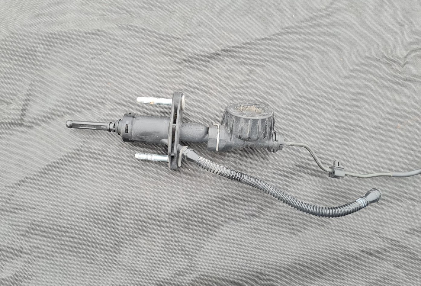 Sajūga galvenais cilindrs priekš OPEL INSIGNIA SPORTS TOURER 2010