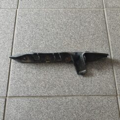 Priekšēja bufera kronšteins priekš BMW 520D E60 2006 ENG.