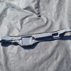 Ieliktņis starp spārnu un durvīm priekš TOYOTA VERSO 2012