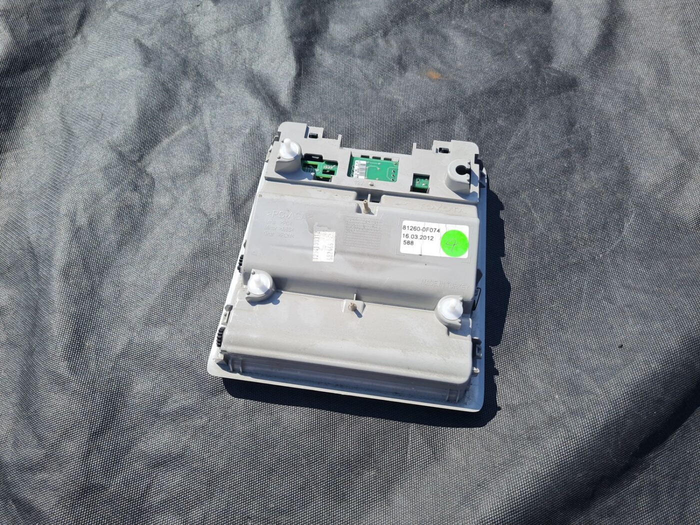 Salona apgaismojuma panelis priekš TOYOTA VERSO 2012 4 Salona apgaismojuma panelis priekš TOYOTA VERSO 2012