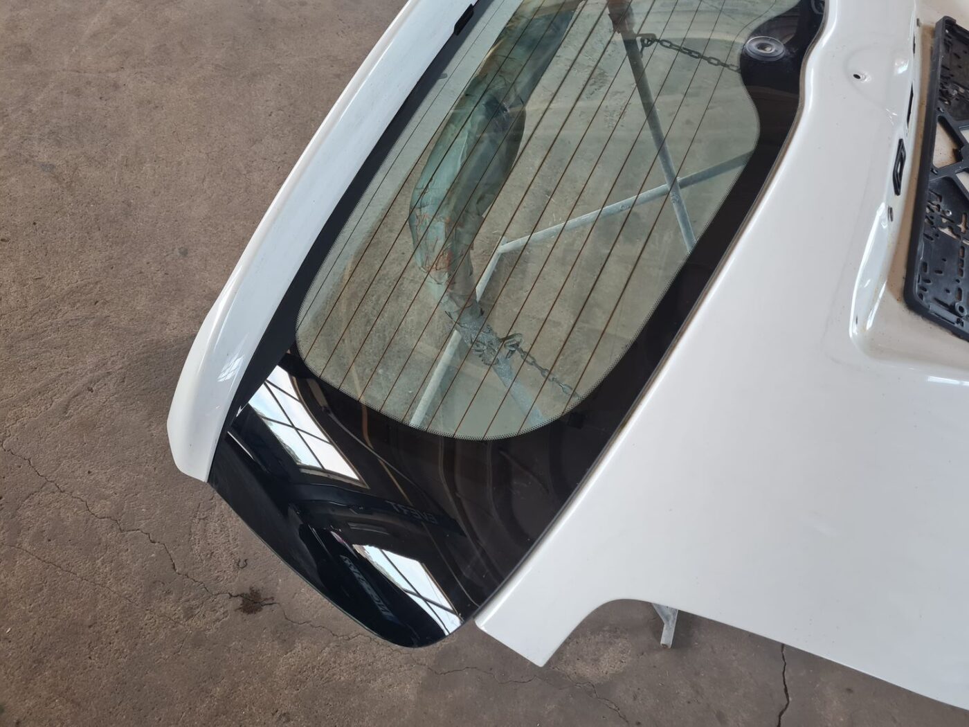 Bagāžnieka vāks priekš TOYOTA VERSO 2012 11 Bagāžnieka vāks priekš TOYOTA VERSO 2012