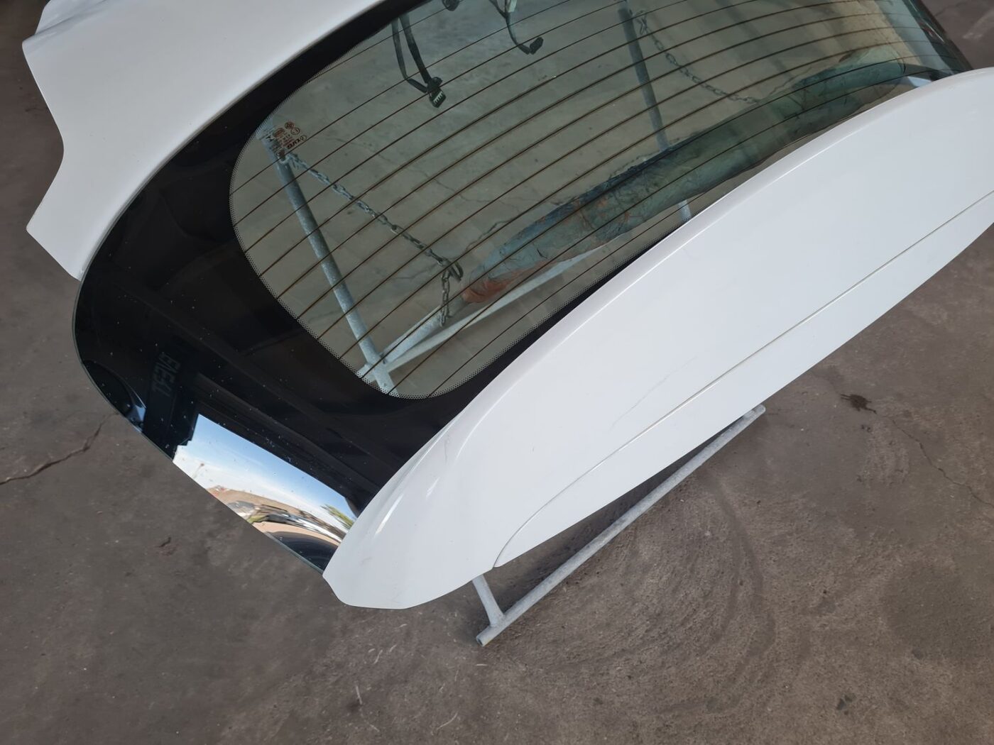 Bagāžnieka vāks priekš TOYOTA VERSO 2012 9 Bagāžnieka vāks priekš TOYOTA VERSO 2012