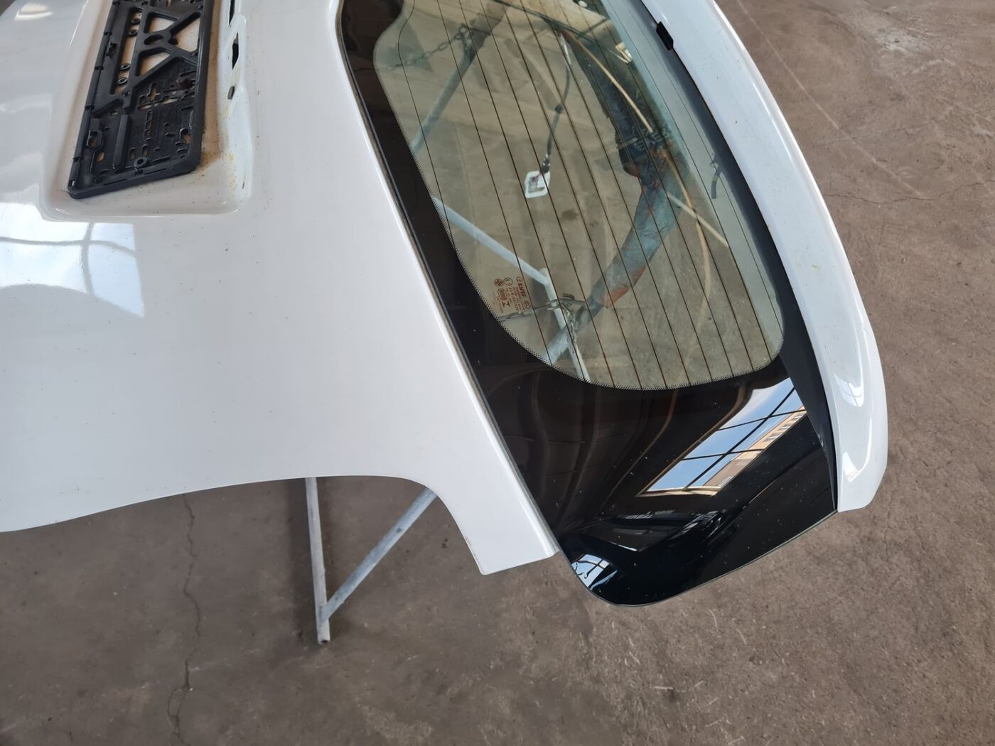 Bagāžnieka vāks priekš TOYOTA VERSO 2012 8 Bagāžnieka vāks priekš TOYOTA VERSO 2012