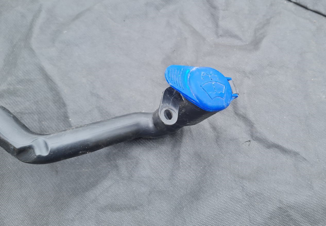 Mazgātāja šķidruma tvertnes uzpildīšanas caurule priekš VOLVO S80 2007 GREY