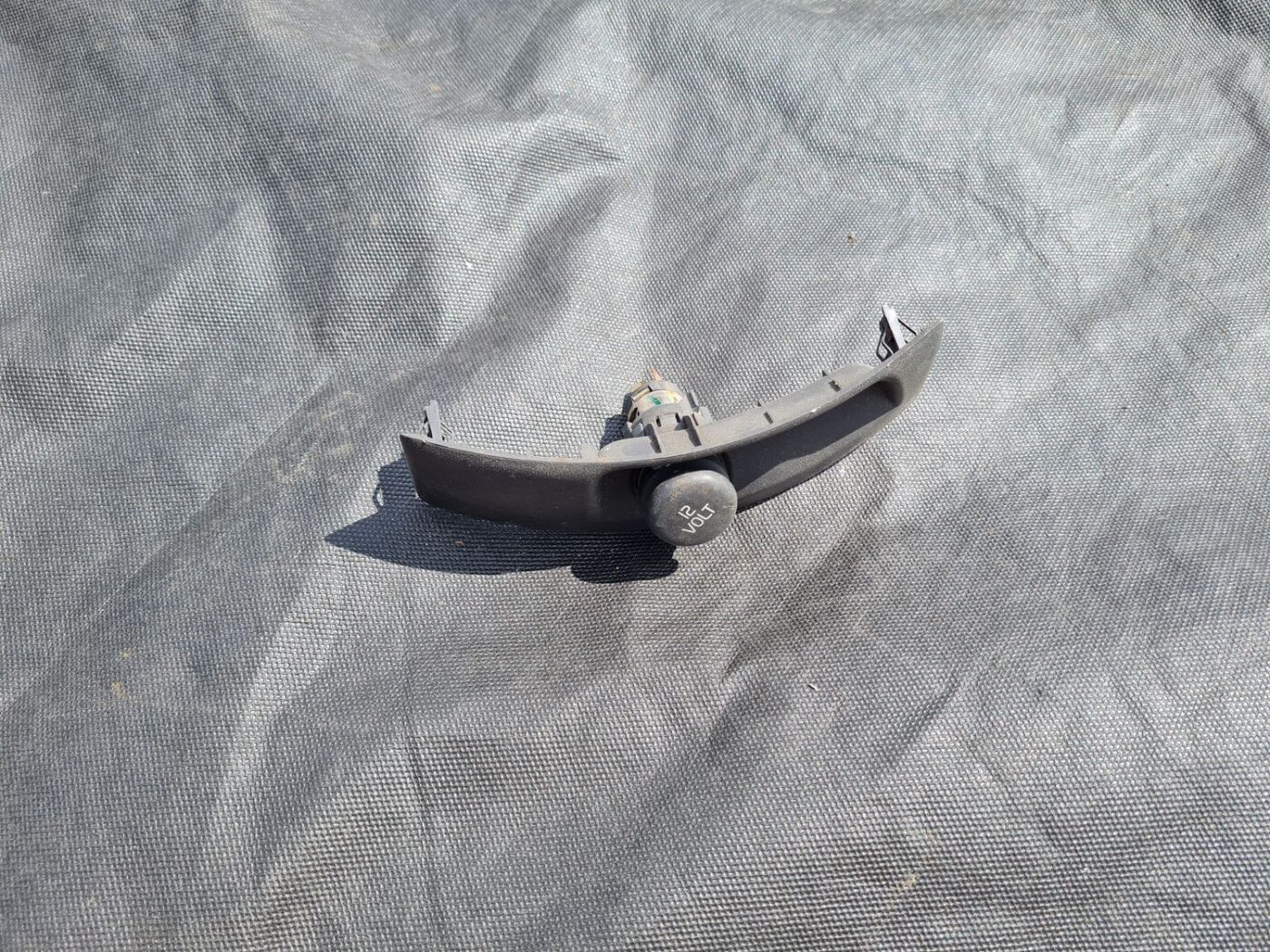 Strāvas kontaktligzda priekš VOLVO C30 2008 TURQUOISE