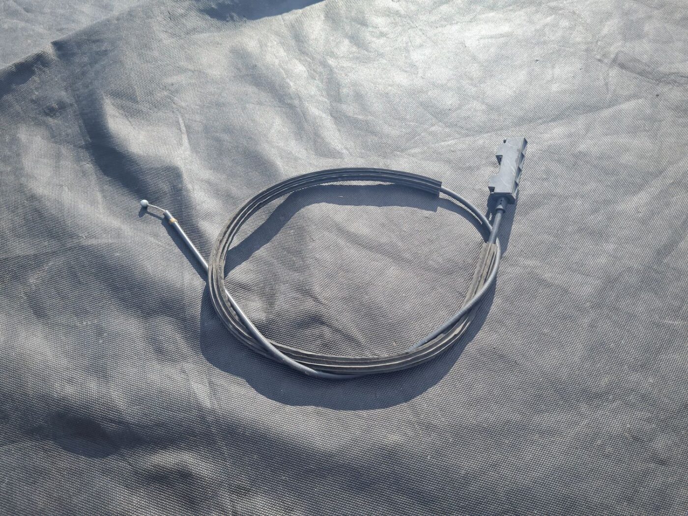 Pārsega slēdzenes trose priekš VW GOLF VARIANT 2012 1 Pārsega slēdzenes trose priekš VW GOLF VARIANT 2012