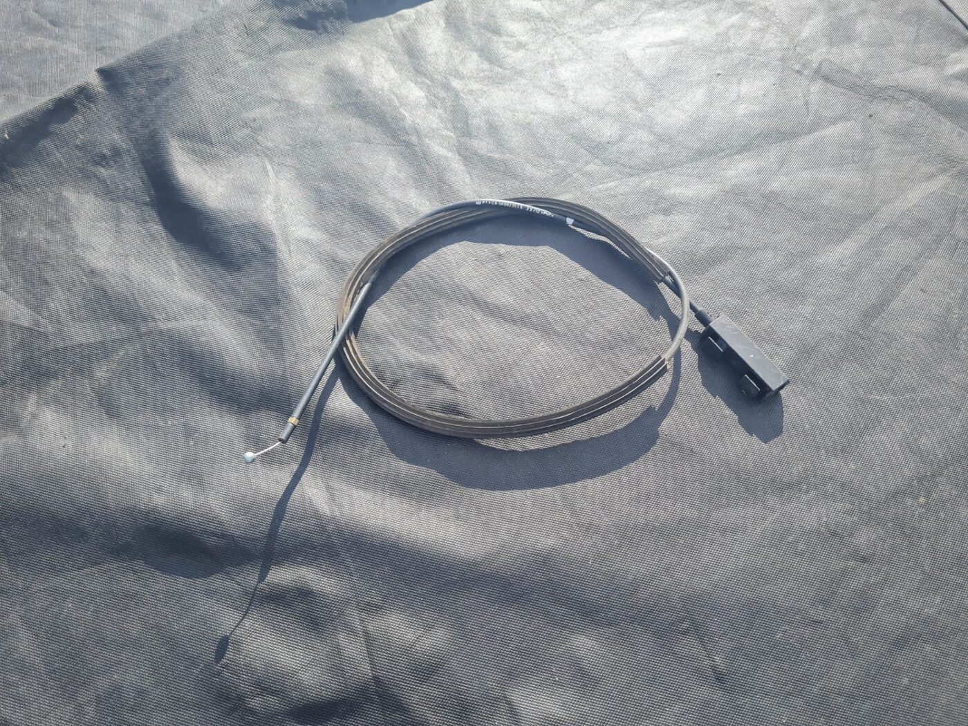 Pārsega slēdzenes trose priekš VW GOLF VARIANT 2012 4 Pārsega slēdzenes trose priekš VW GOLF VARIANT 2012