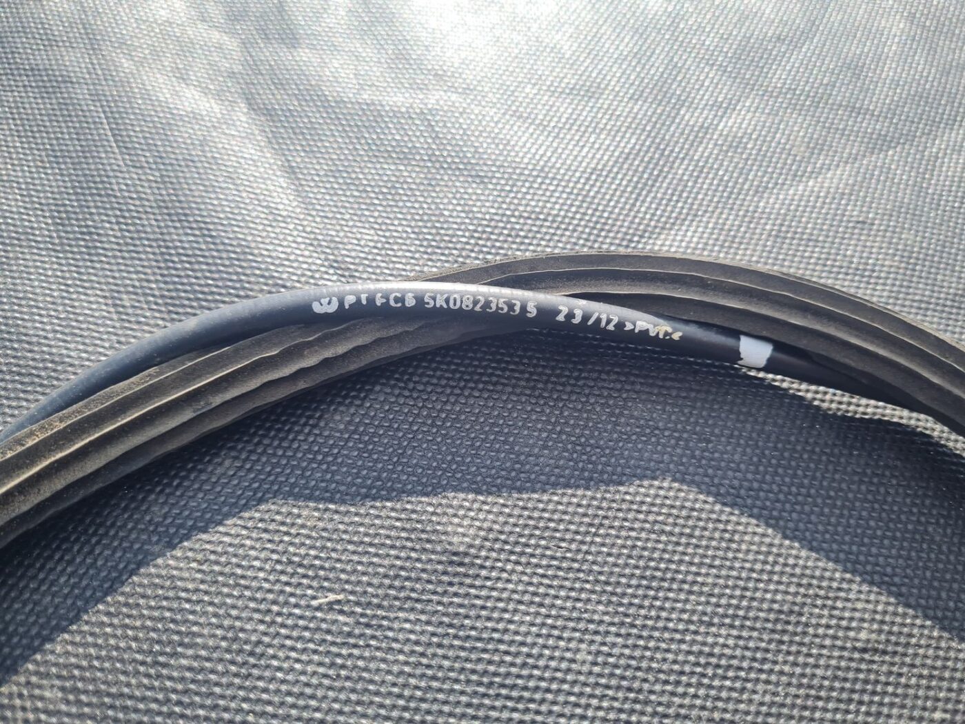 Pārsega slēdzenes trose priekš VW GOLF VARIANT 2012 3 Pārsega slēdzenes trose priekš VW GOLF VARIANT 2012