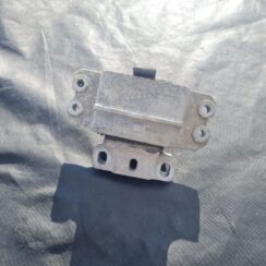 Dzinēja spilvens priekš VW GOLF VARIANT 2012