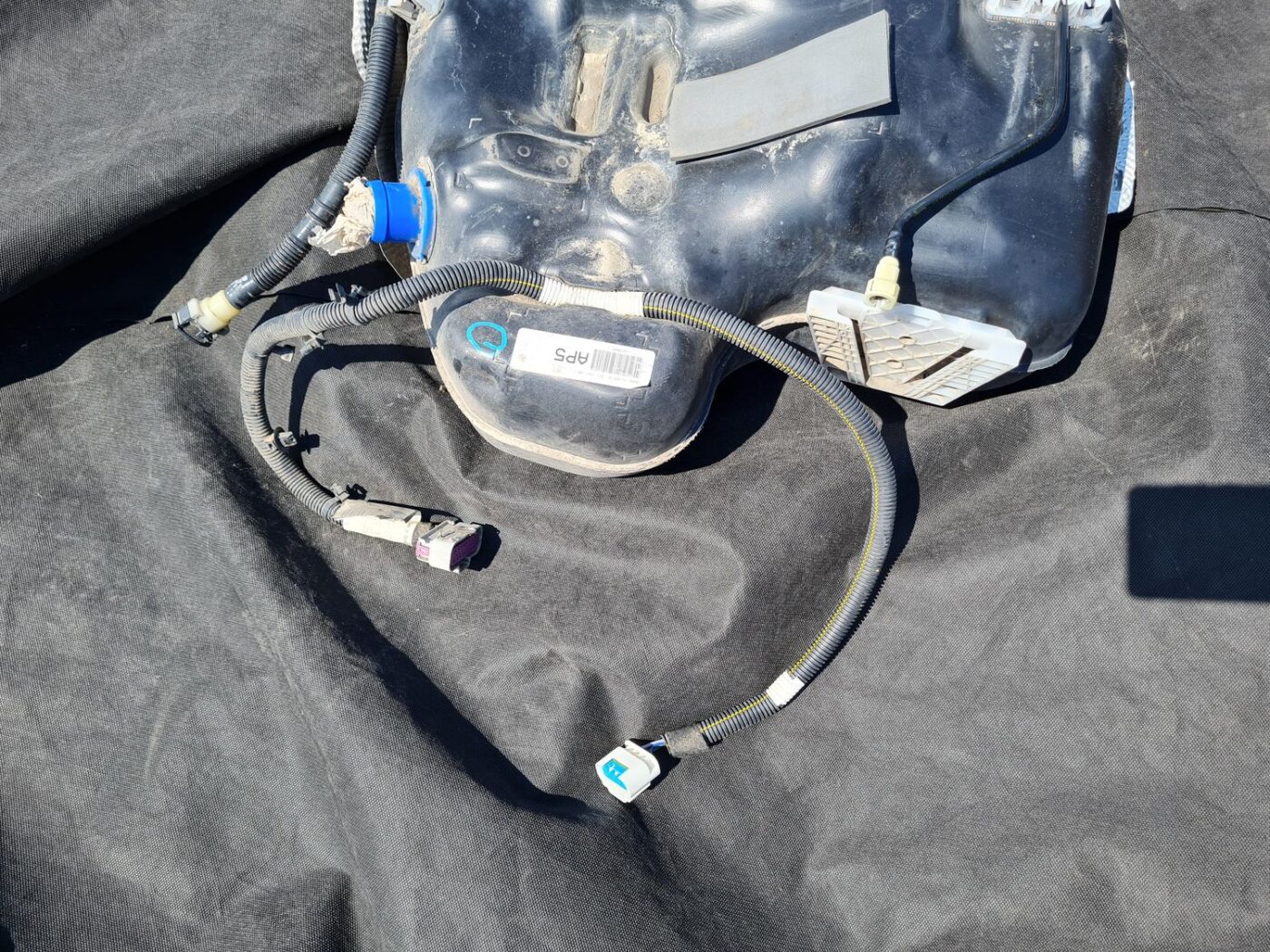 Degvielas tvertne priekš OPEL ASTRA J 2012 2 Degvielas tvertne priekš OPEL ASTRA J 2012